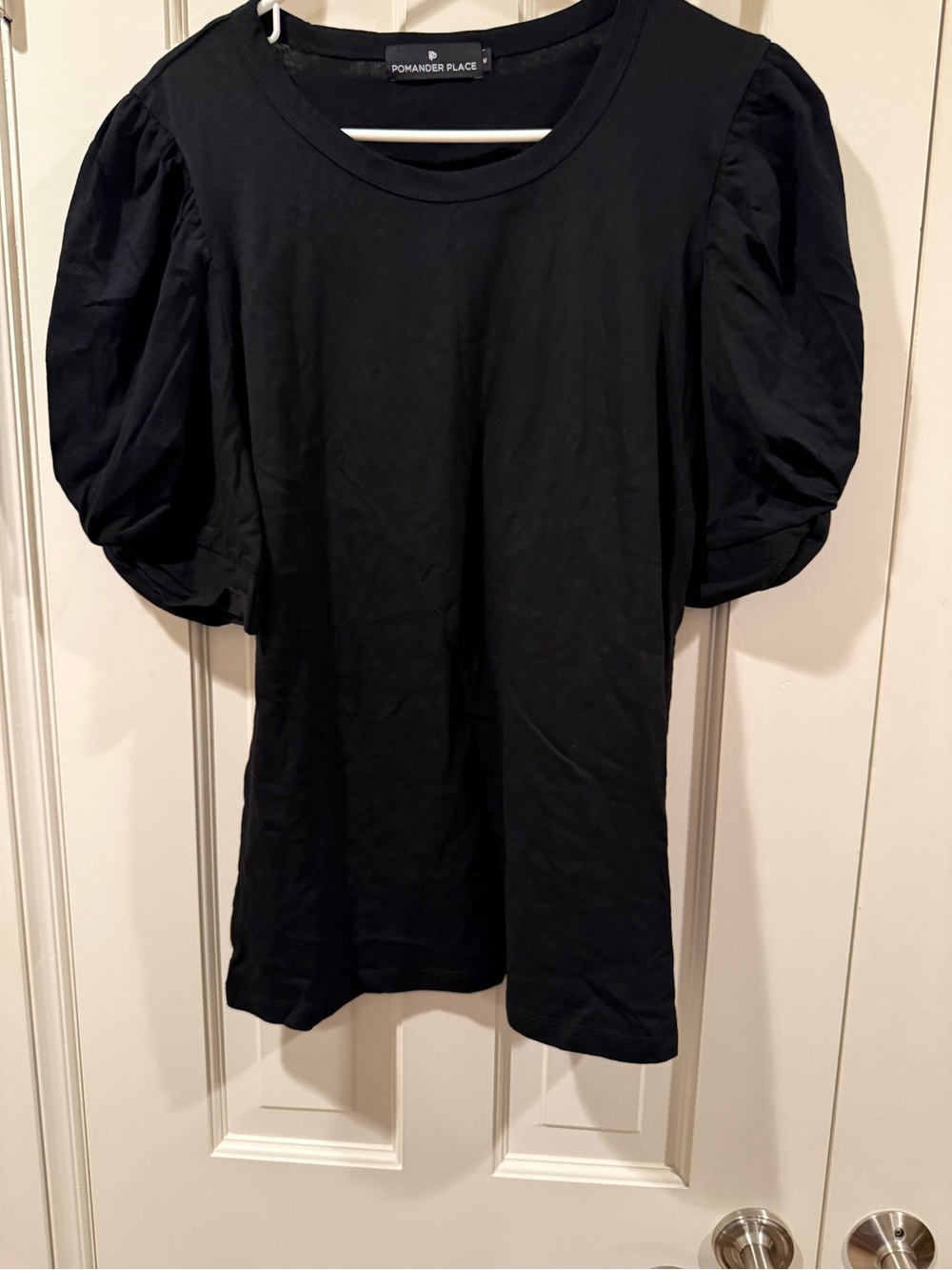 Tuckernuck Pomander Place Black
Vesty Puff Short Sleeve Medium